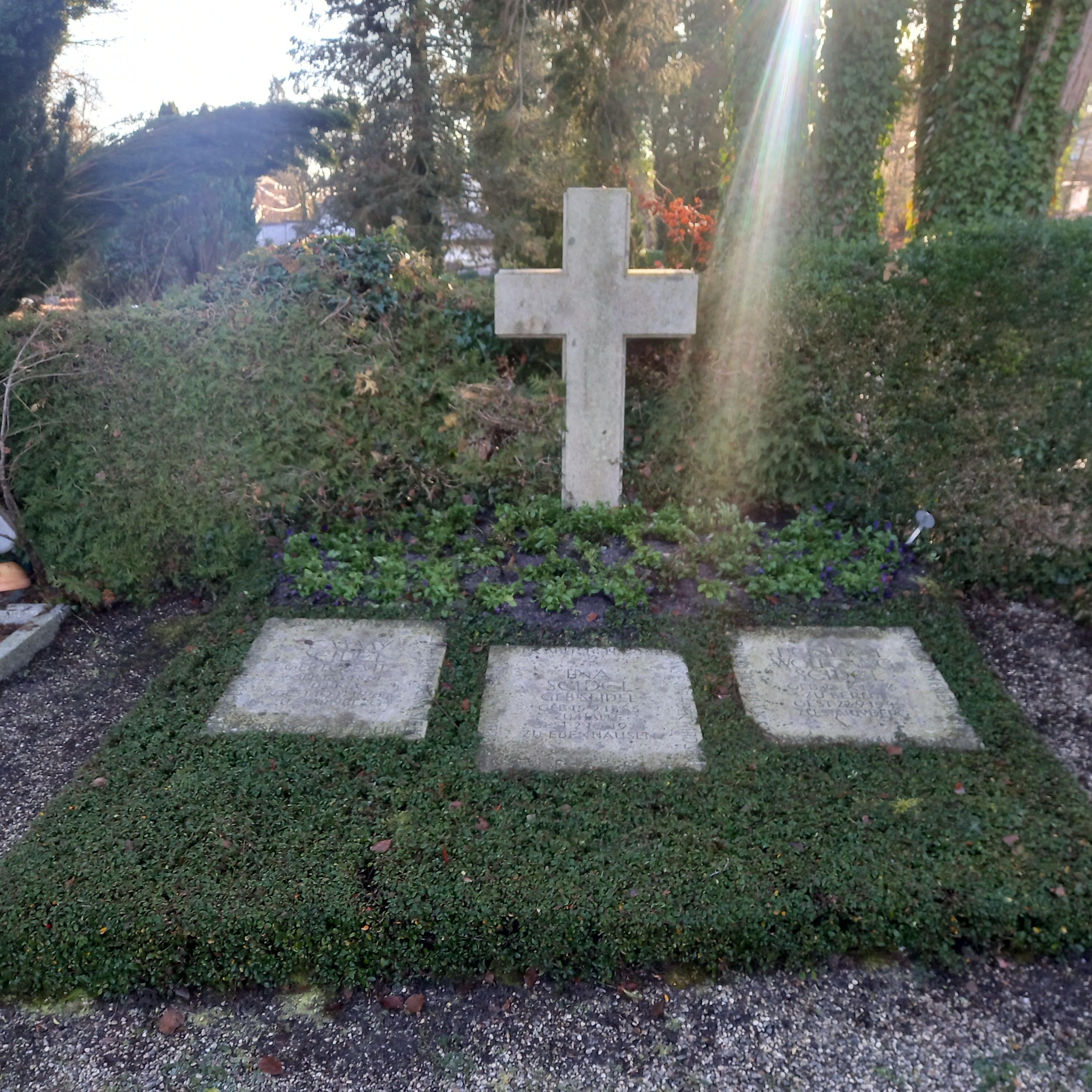 Grabstätte von Ina Seidel und ihrer Familie auf dem Neuen Friedhof Tutzing